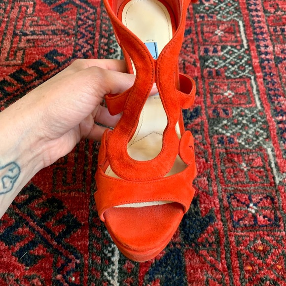 Gorgeous Prada heels - Picture 12 of 16